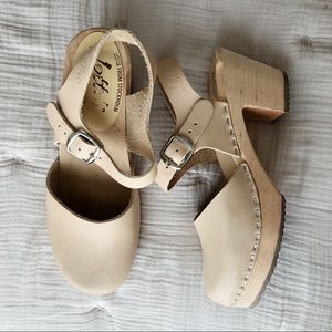 Lotta from Stockholm Highwood nude clogs